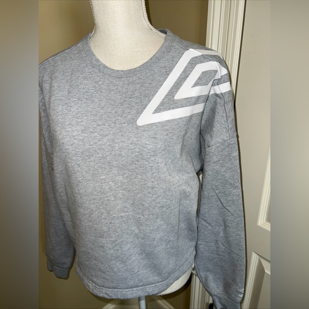 Umbro Sweatshirt Cropped Crew Neck Long Sleeve size L logo Embroidered Gray